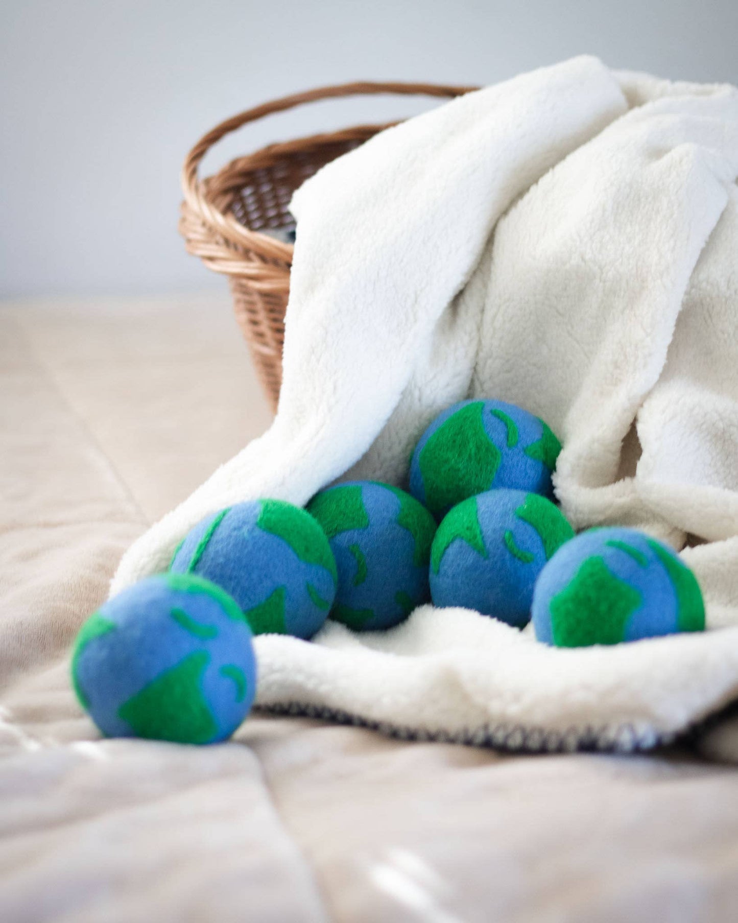 Mama Earth Eco Wool Dryer Balls: PACKAGE FREE