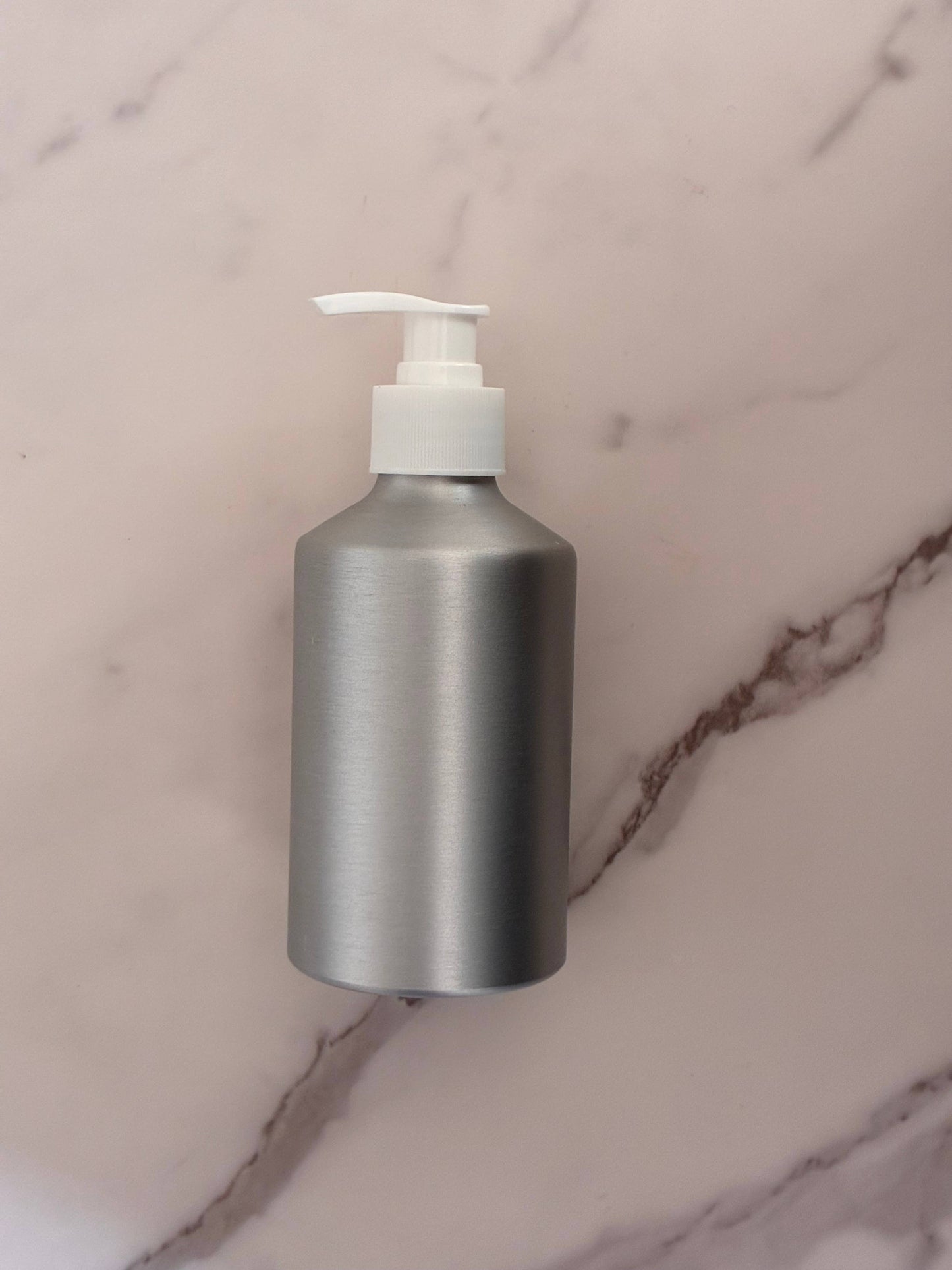 ALUMINUM BOTTLE WITH PUMP