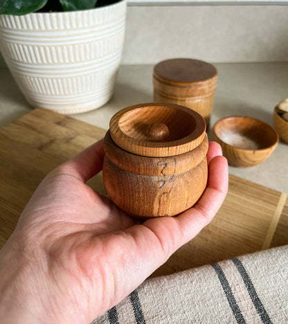 Pinch Pot with Lid, Mini Pot, Salt Cellar, Wooden Pinch Pot: Mineral Oil & Beeswax